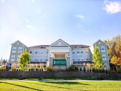 Cedarhurst of Naperville community exterior